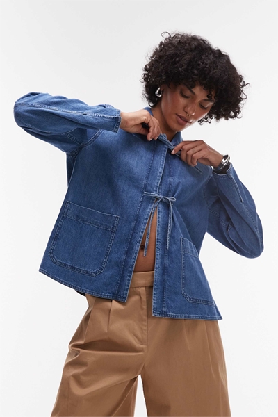 Джинсовая куртка-рубашка с завязками спереди артикул 143080385