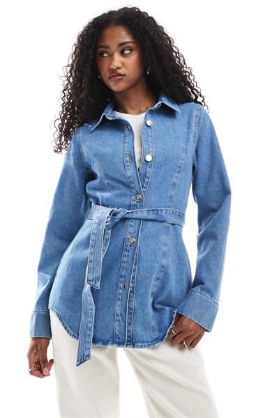 Джинсовая куртка с затянутой талией и ремнем артикул 143421076