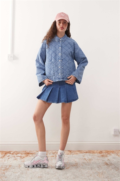 Стеганая джинсовая куртка с ромбовидным узором, светло-голубого цвета артикул 139799772