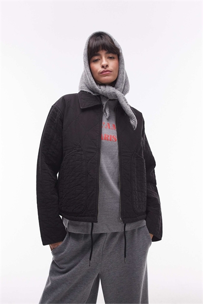 Куртка-лайнер с стеганым узором черного цвета артикул 138682264