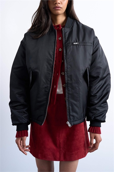 Оверсайз-куртка-бомбер из нейлона черного цвета артикул 142430283