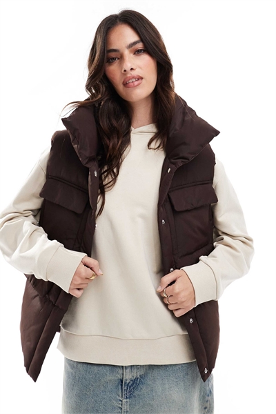 Утепленный жилет артикул 134783924