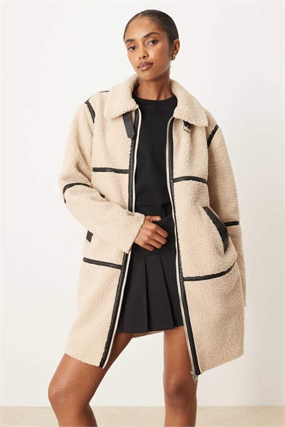 Пальто с контрастной окантовкой Borg кремового цвета артикул 132976776