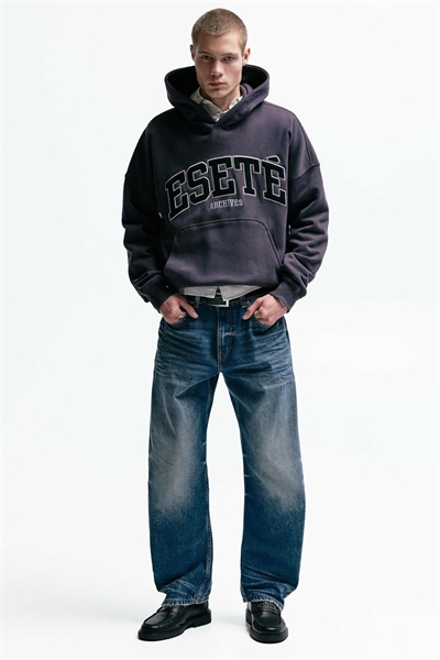 Джинсы свободного кроя с низкой посадкой артикул 154773497