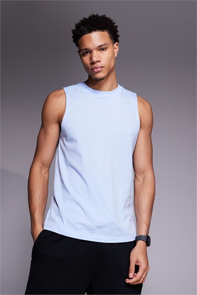 Хлопковая тренировочная майка с вырезом и быстросохнущей отделкой, светло-голубого цвета артикул 152426735