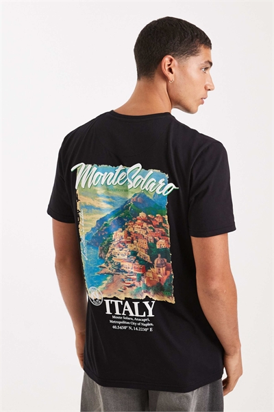 Футболка с коротким рукавом и принтом в виде пейзажа, черного цвета артикул 150971129
