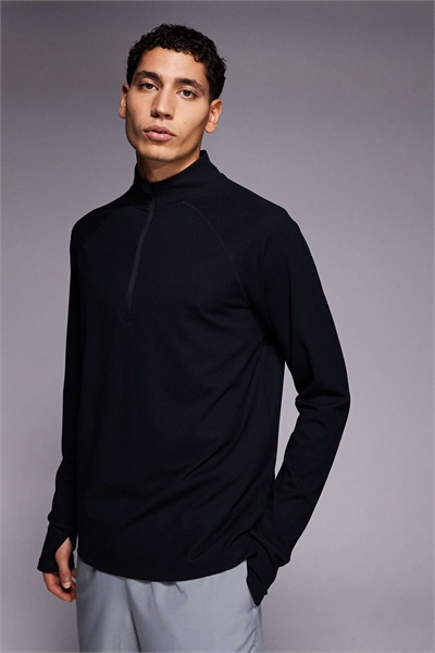 Функциональная беговая кофта с длинным рукавом и 1/4 молнией, черного цвета артикул 151097038