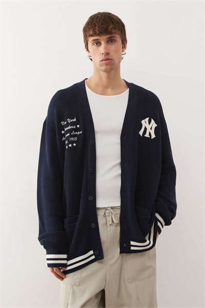 Кардиган с пуговицами и надписью NY Yankees в темно-синем цвете артикул 154890528