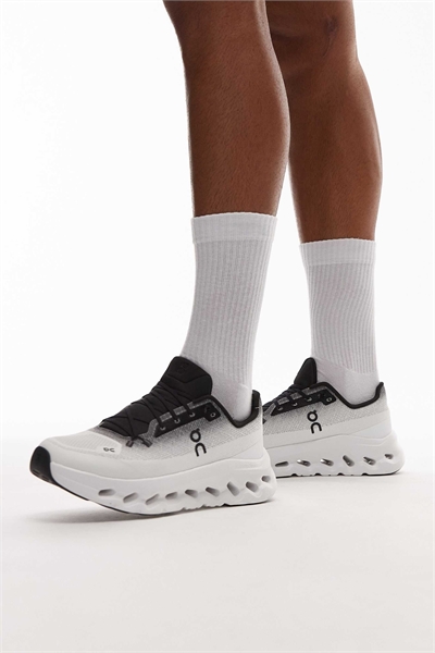 Кроссовки Cloudtilt для повседневного ношения артикул 133610734