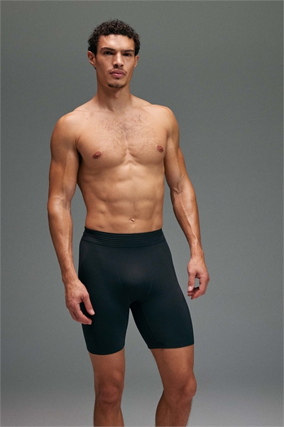 Бесшовный компрессионный базовый слой, подчеркивающий фигуру, 8 дюймов, полуобтягивающий, черный цвет артикул 151097586