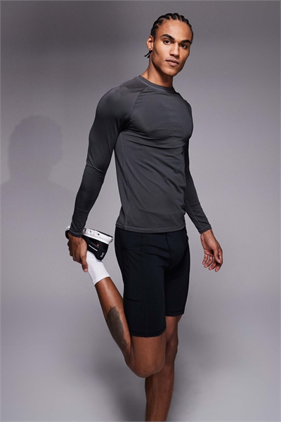 Активные быстросохнущие тренировочные лосины с карманом для телефона, черного цвета артикул 151781075