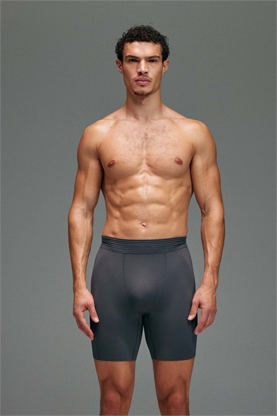 Бесшовный компрессионный базовый слой, подчеркивающий фигуру, 8 дюймов, полуобтягивающий, угольно-серый артикул 151097177
