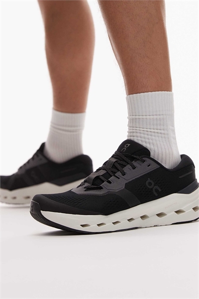 Кроссовки для бега ON Cloudrunner 3 артикул 153079196