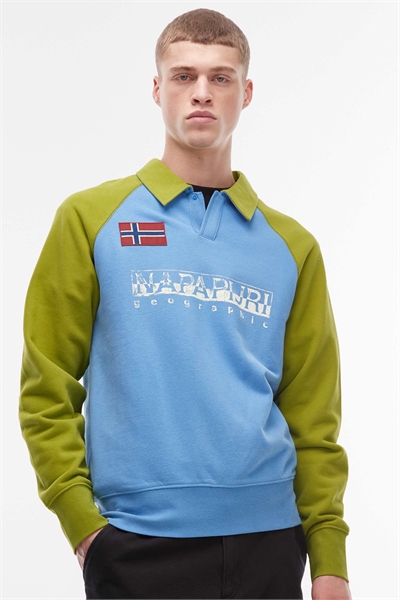 Логотип на рубашке-поло с длинным рукавом синего и зеленого цветов артикул 153576421