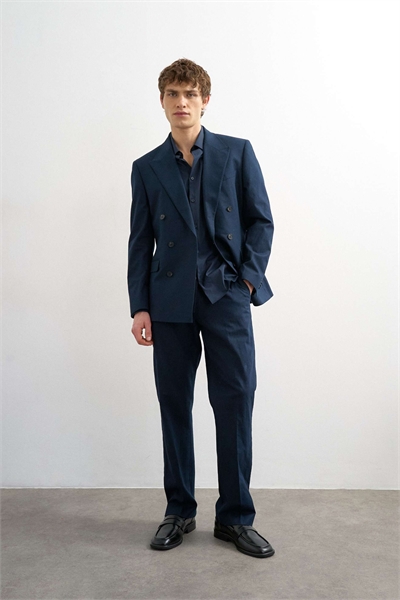 Брюки прямого кроя из смесовой ткани с добавлением льна артикул 150202577