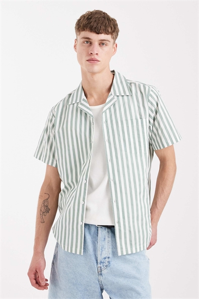 Пляжная рубашка в оливковую полоску артикул 152630722