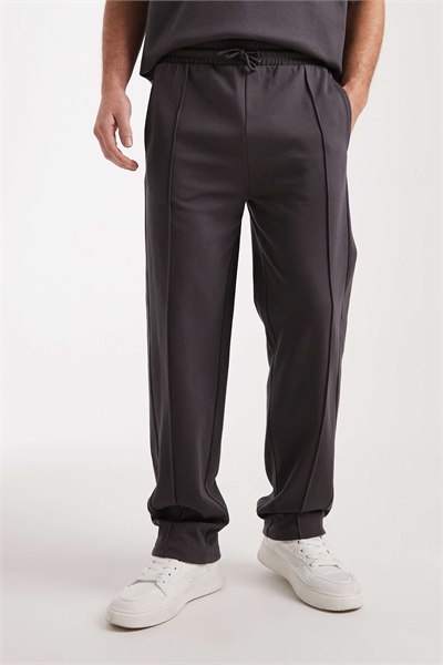 Джоггеры с зауженными брючинами и мелкими складками co-ord артикул 155036640