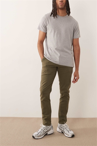 Брюки-чино из твила с прямыми брючинами цвета хаки артикул 154833159