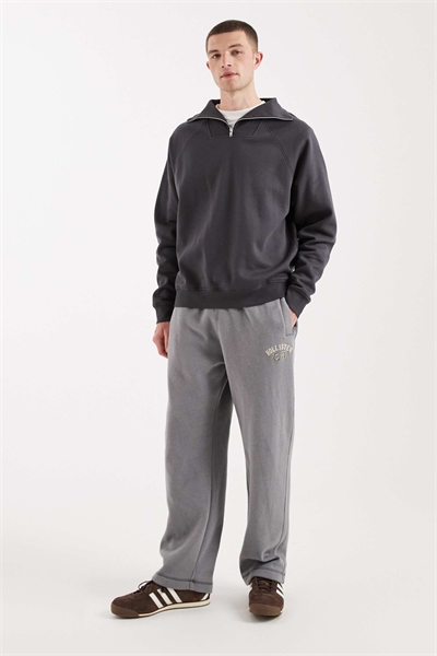 Широкие джоггеры с отворотами и логотипом артикул 155120057