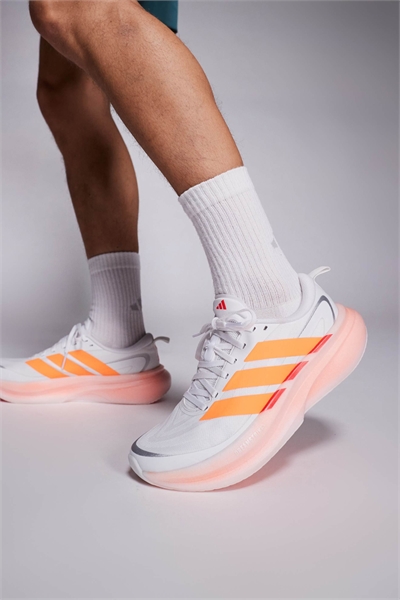Кроссовки Adidas Running Supernova Glide белого и оранжевого цветов артикул 150040930