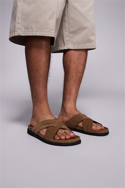 Сандалии с перекрещивающимися ремешками артикул 141242910