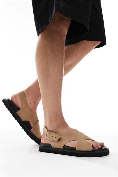 Сандалии с перекрещивающимися ремешками артикул 139173667