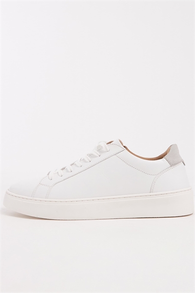 Кроссовки на шнурках с серым вырезом на пятке артикул 149134976