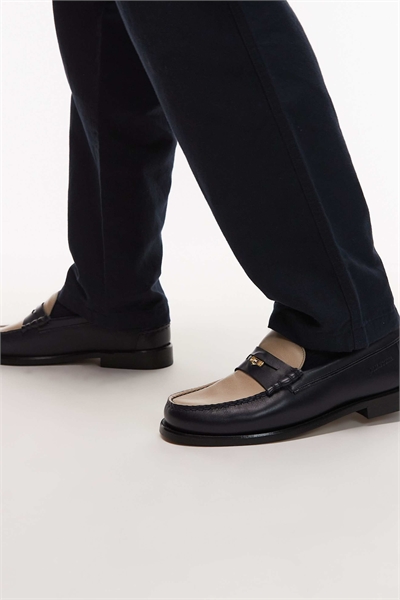 Двухцветные кожаные лоферы цвета морской волны и кремового цвета артикул 154169151