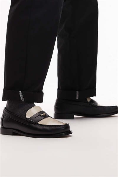 Кожаные лоферы Penny с лакированной отделкой в черно-белом цвете артикул 151484748