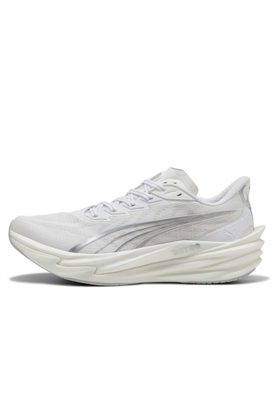 Кроссовки Deviate Nitro 4 для мужчин в белом и сером цвете от Puma артикул 156099484