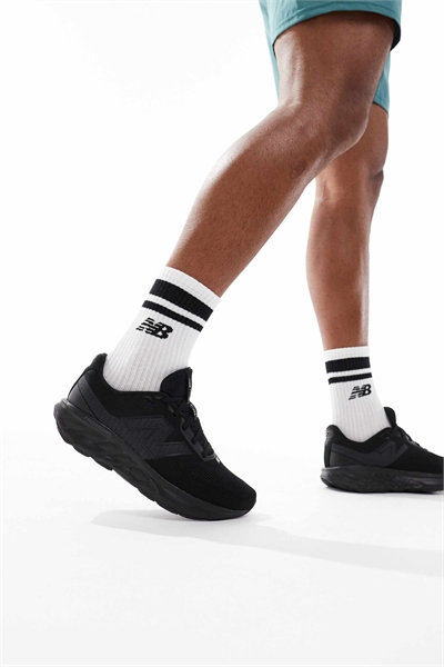 520 пар кроссовок для бега артикул 141069012