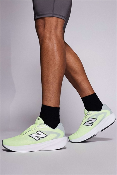 680 пар кроссовок для бега артикул 150234459