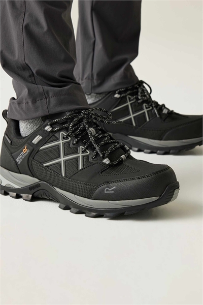 Технические водонепроницаемые низкие походные ботинки Samaris III черного цвета артикул 154592490