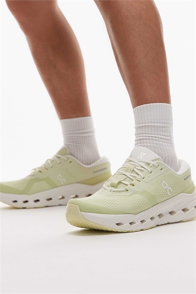 Кроссовки для бега ON Cloudrunner 3 артикул 153079197