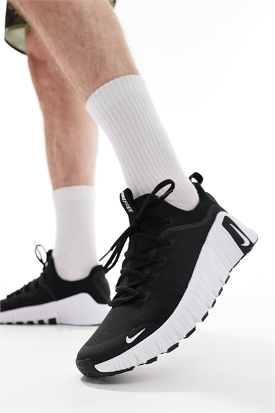 Бесплатные кроссовки Metcon 6 артикул 135757655