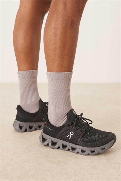 Кроссовки для бега ON Cloudswift 4 артикул 141034981