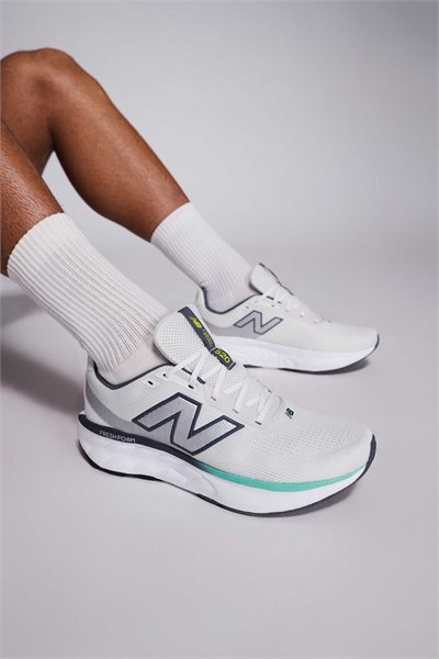 520 пар кроссовок для бега артикул 150234457