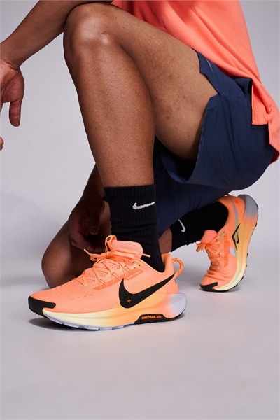 Кроссовки ReactX Pegasus Trail 5 GORE-TEX оранжевого цвета артикул 147143163
