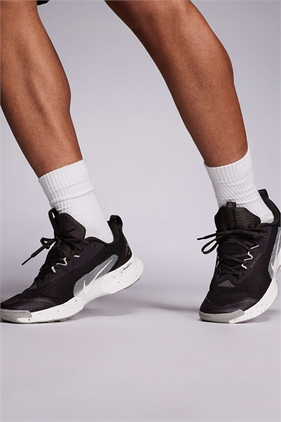 Кроссовки Juniper Trail 3 в черно-белом цвете артикул 147141060