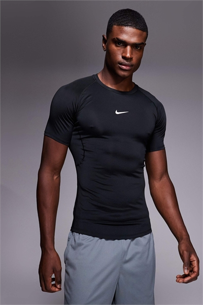 Футболка Nike Pro Training с облегающим кроем артикул 134203019