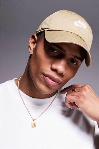 Клубная кепка бежевого цвета артикул 139764797