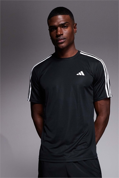 Футболка Adidas Training Essential 3 Stripe черного цвета артикул 135871666