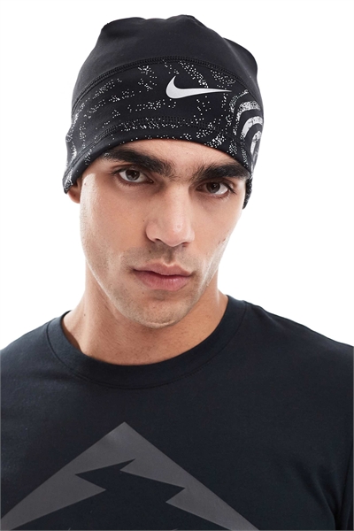 Шапка Nike DRI-FIT Terra в светоотражающем и черном цветах артикул 148450247