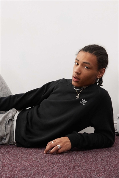 Свитшот Trefoil Essentials черного цвета артикул 138321968