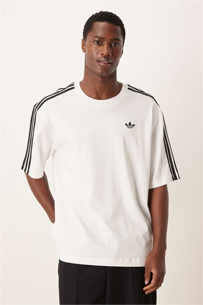 Оверсайз-футболка с тремя полосками, белого цвета артикул 149627196