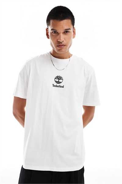 Футболка с небольшим логотипом посередине артикул 135414811