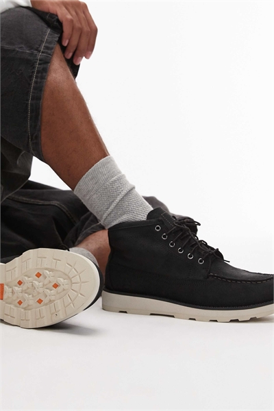 Ботинки на шнурках до середины икры артикул 149348341