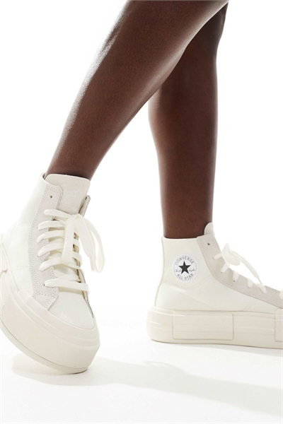 Кроссовки Chuck Taylor All Star Cruise Hi на платформе артикул 140988213