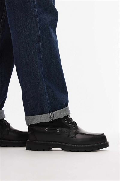 Ботинки со шнуровкой по середине артикул 149348344