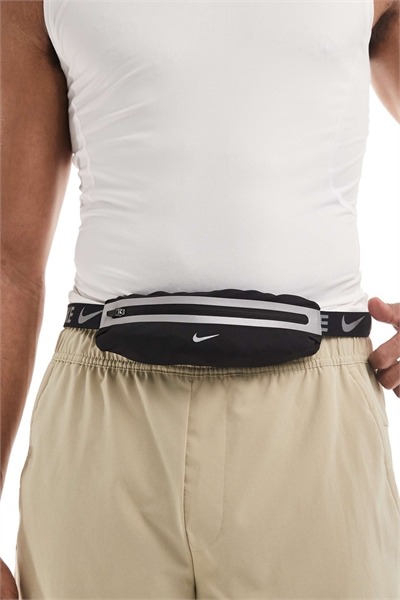 Тонкая сумка на пояс Nike черного и серебристого цвета артикул 148450239